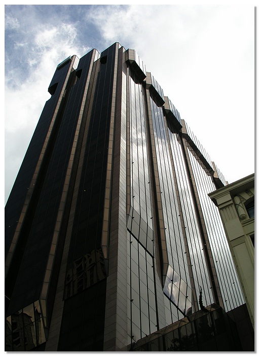auck-building-13x18.jpg