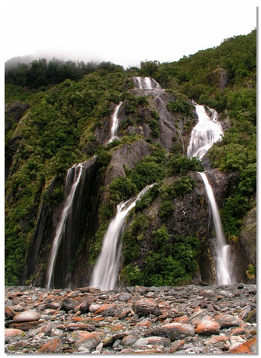 fj-waterfall-13x18.jpg