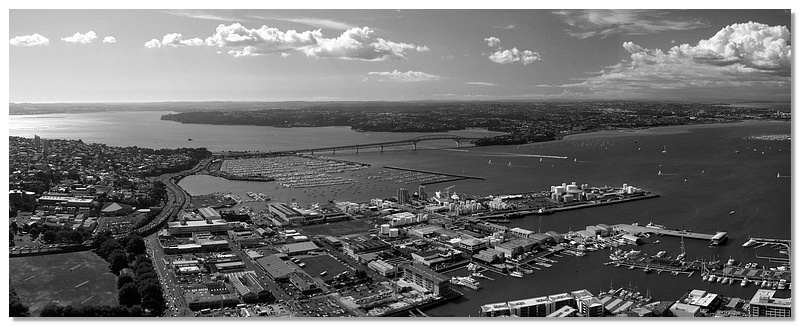 pano-auckland-bw-13x33.jpg