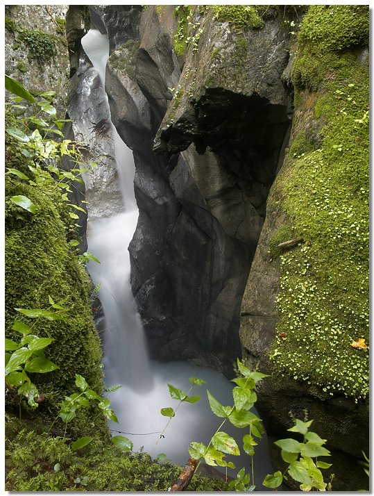 contamines_gorge.jpg